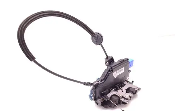 Volkswagen Touran II Rear door lock 