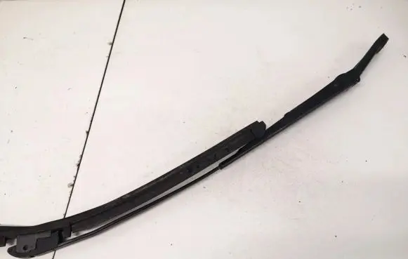 Opel Zafira A Front wiper blade arm 90582557