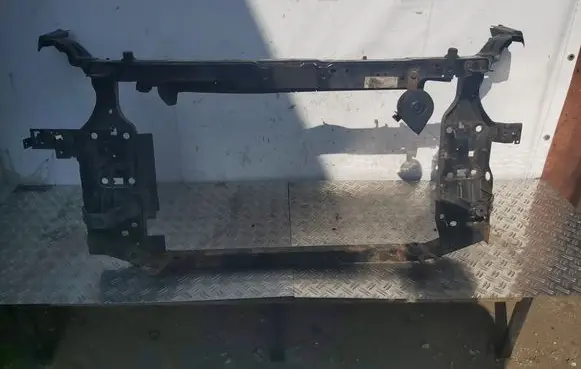 Nissan Qashqai+2 Radiator support slam panel