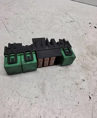Peugeot 607 Fuse module 