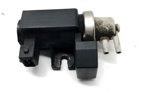 BMW 7 F01 F02 F03 F04 Fuel pressure regulator 7595374