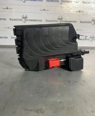 Mercedes-Benz B W246 W242 Fuse box cover A2465400182