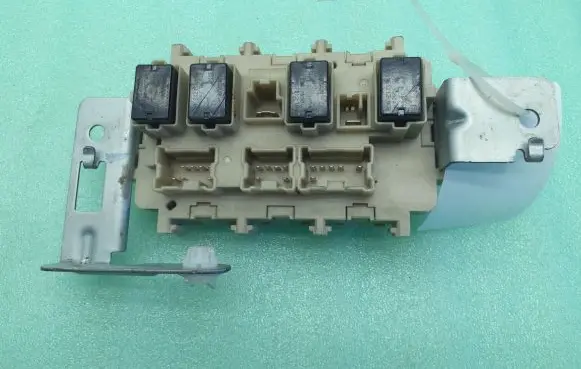 Nissan Pulsar Fuse module 4EB0A C19536B20