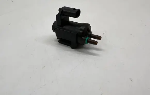 BMW X3 G01 Vacuum valve 8570591