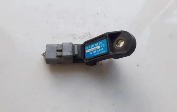 Peugeot 406 Air pressure sensor 0261230057 9639418880