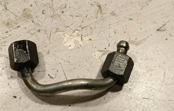 Audi Q7 4M Fuel injector supply line/pipe 