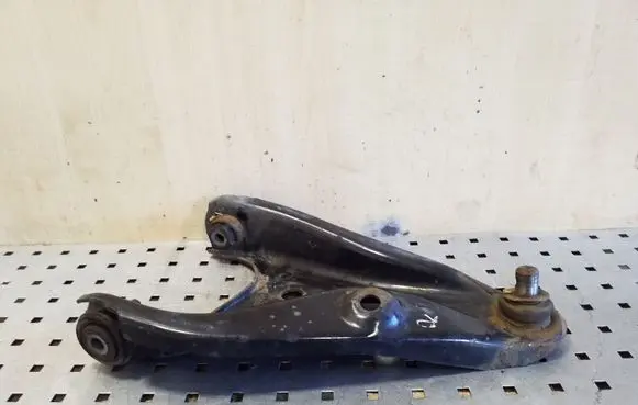 Dacia Sandero Front lower control arm/wishbone