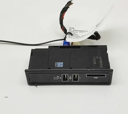 Mercedes-Benz E W238 USB socket connector A2138200400