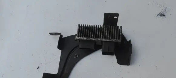 Renault Master III Glow plug pre-heat relay 8200558438A