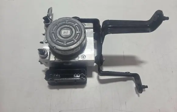 Ford Mustang VI ABS Pump GR3C2C405BB 25022004354