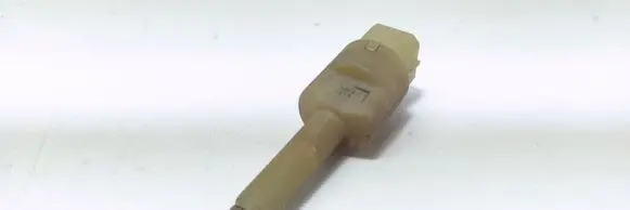 Volkswagen PASSAT B5 Brake pedal sensor switch 4A0945515A