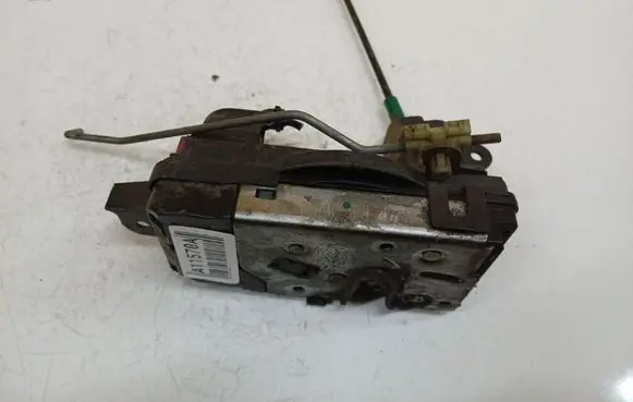 Opel Astra H Front door lock