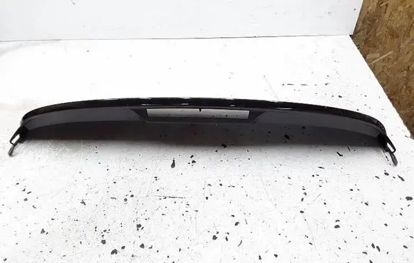 Tailgate/trunk spoiler
