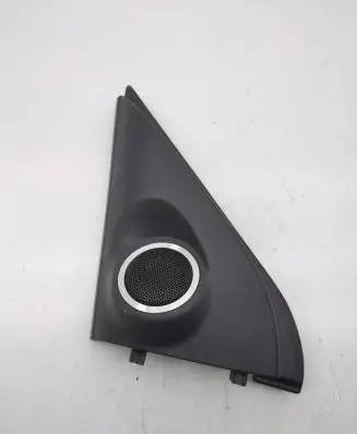 Mitsubishi Outlander Front door speaker