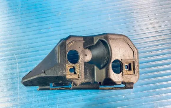 Volvo S40 Front bumper mounting bracket 30655875