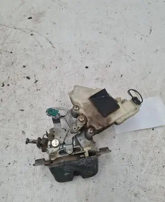 Subaru Impreza II Tailgate/trunk/boot lock/catch/latch