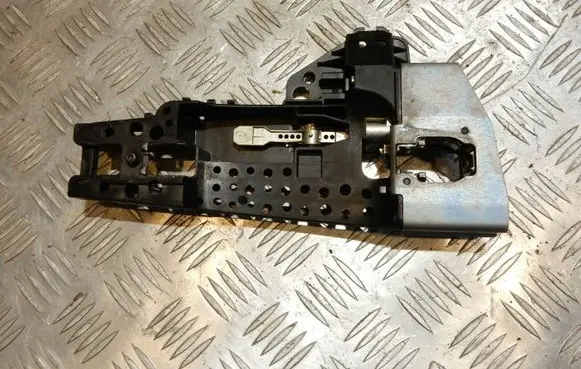 Audi A5 8T 8F Front door exterior handle/bracket 8T02837886A 44108