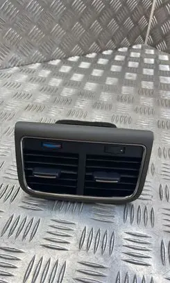 Audi A5 8T 8F Rear air vent grill 8K0819203