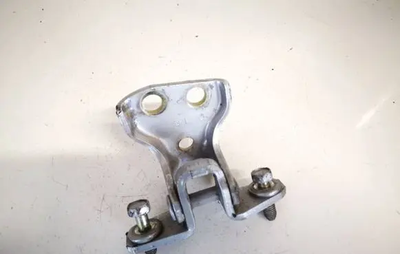 Mitsubishi Lancer Rear door lower hinge