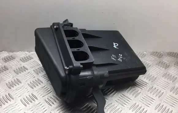 BMW 5 F10 F11 Other engine bay part 58650910 7555189