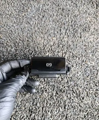 Citroen C4 II Picasso Hand brake release handle 98014489