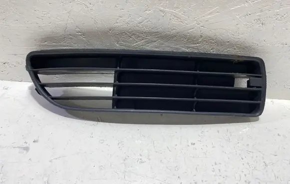 Audi A4 S4 B5 8D Front bumper lower grill 8D0807346G