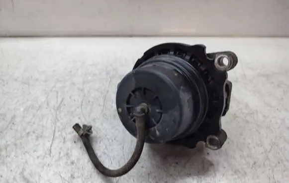 BMW 3 F30 F35 F31 Engine mount bracket 6785713