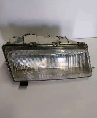 Saab 9000 CS Headlight/headlamp dust cover 772-1102r