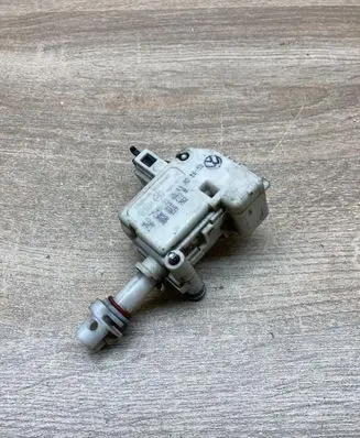 Volkswagen PASSAT B5 Central locking motor 3B0959782 754533
