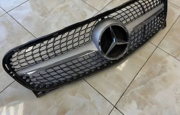 Mercedes-Benz GLA W156 X156 Front bumper upper radiator grill A1568801200