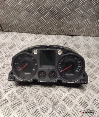 Volkswagen PASSAT B6 Speedometer (instrument cluster) 3c0920871