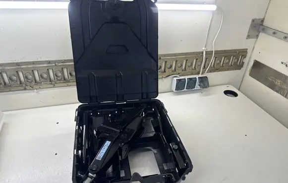 Opel Vivaro Lift Jack 93459486 995503932R