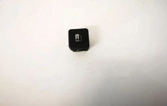 BMW 5 E39 Central locking switch button 8360828