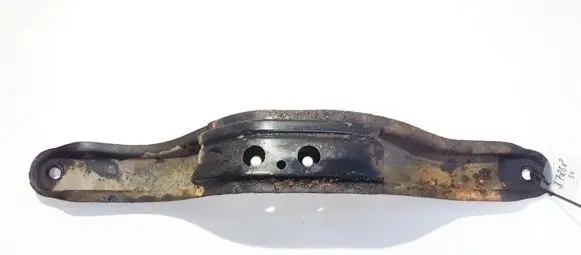 Subaru Outback Engine mounting bracket