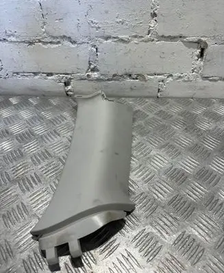 Skoda Octavia Mk3 (5E) (C) pillar trim 5e9867287