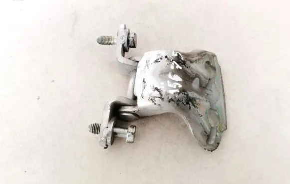 Mitsubishi Space Star Rear door lower hinge