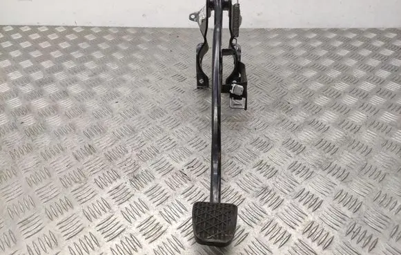 Mercedes-Benz Vito Viano W447 Brake pedal A4472900001