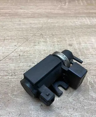 BMW 3 E90 E91 Turbo solenoid valve 2247906