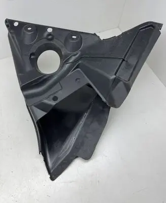 Chevrolet Camaro Intercooler air channel guide 84173318