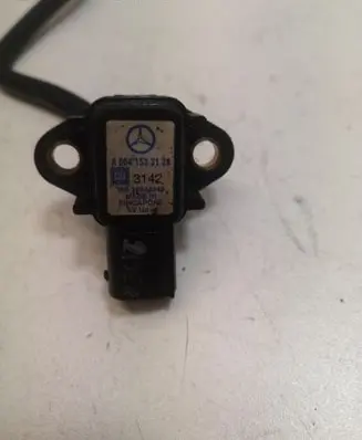 Mercedes-Benz C W203 Air pressure sensor A0041533128