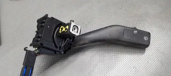 Volkswagen Golf V Steering rack control module 
