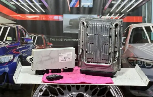 Engine ECU kit and lock set