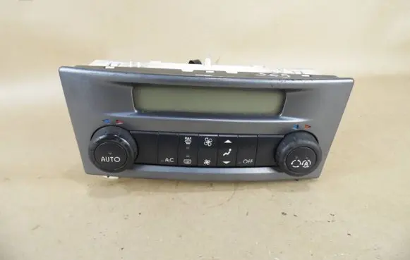 Renault Laguna II Climate control unit 8200181132A HCS17C21 52485201