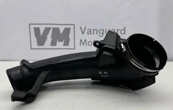 Intake resonator
