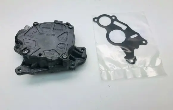 Volkswagen Beetle A5 Vacuum pump 03L145100F