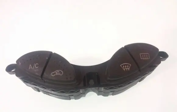 Ford Focus Windscreen/window heater switch 98AG19A945CF