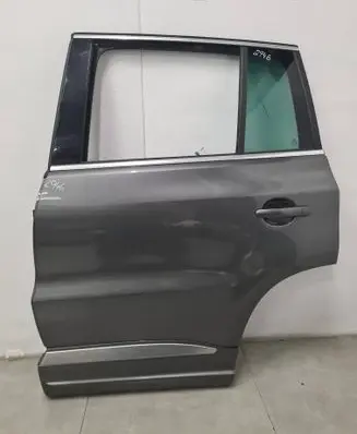 Volkswagen Tiguan Rear door 