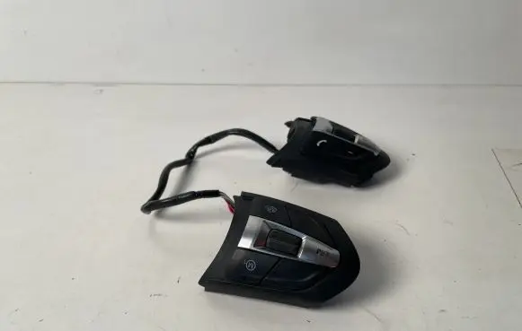 BMW M3 F80 Steering wheel buttons/switches 7847621