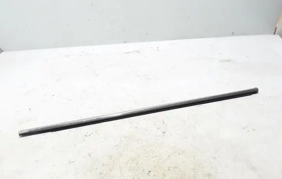 Renault Espace V (RFC) Front door glass trim molding 808218312R