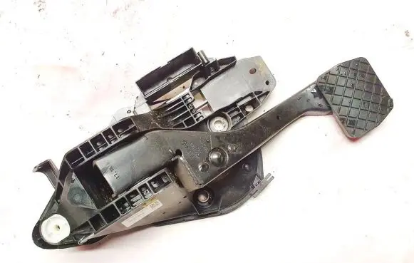 Volkswagen Golf VII Brake pedal 5q2723058q